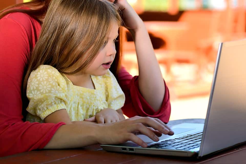 12 Useful Tips For Parenting In The Age Of Digital Technology