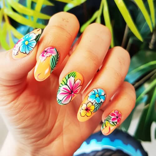 15 Amazing Summer Nail Ideas for Moms Who Want to Stand Out